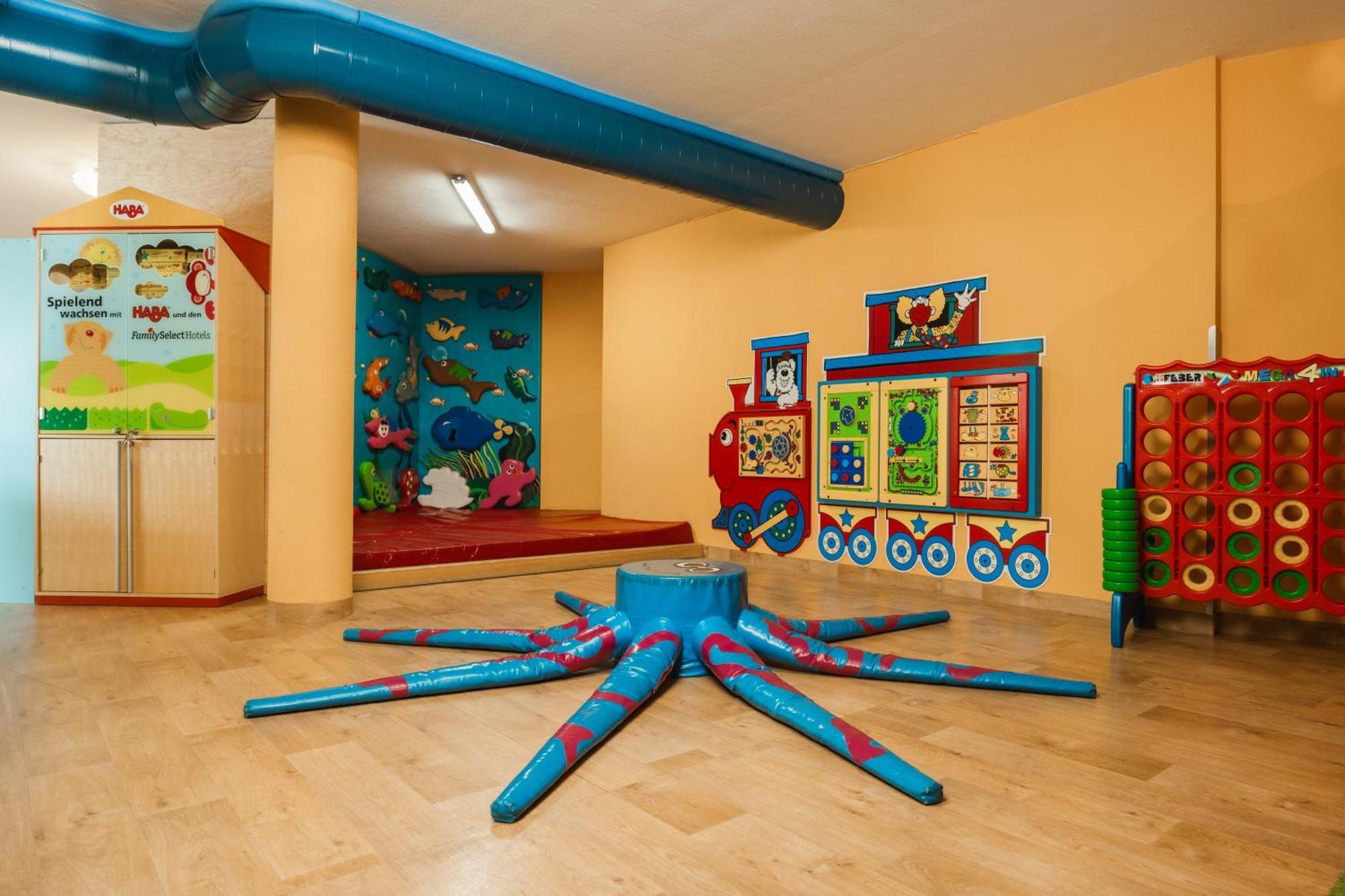 Neueroeffnung Miaflor Familien- & Aktivresort Рід-ім-Оберіннталь Екстер'єр фото